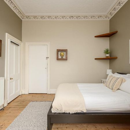 2 Bed Old Town Apartment - Next To Castle EDI Eksteriør billede