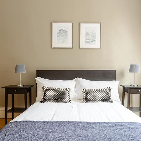 2 Bed Old Town Apartment - Next To Castle EDI Eksteriør billede