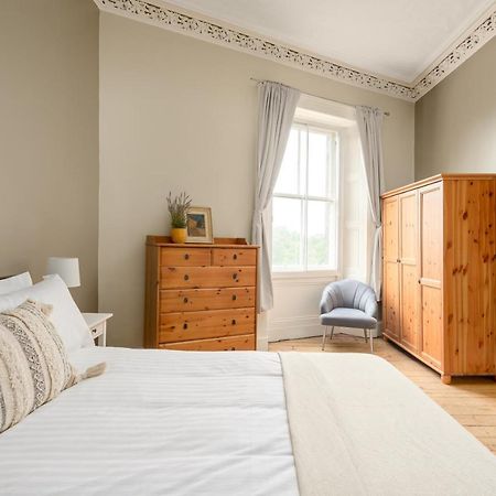 2 Bed Old Town Apartment - Next To Castle EDI Eksteriør billede