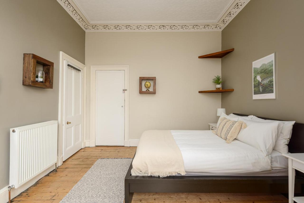 2 Bed Old Town Apartment - Next To Castle EDI Eksteriør billede